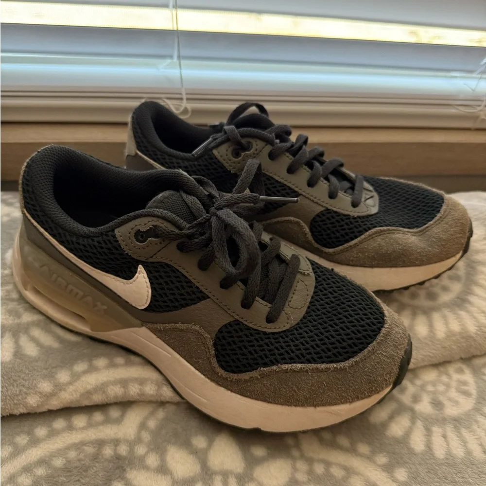 Nike Air Max Kids Sneakers Black and Gray - Picture 1 of 6